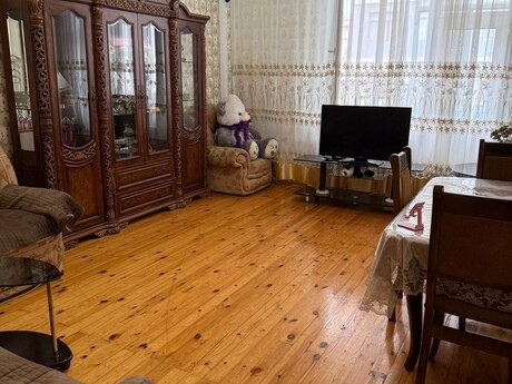 3 otaq · 85 m² · 14/18 mərtəbə, Neftçilər