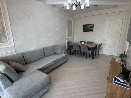 Elan №6422107 - Bakı, İnşaatçılar m., 3 otaqlı, 93 m², 13/24 mərtəbə