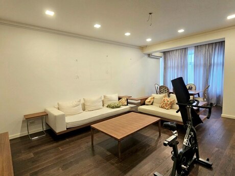 4 otaqlı mənzil, 181 m², 28 May: 720 000 ₼ 2
