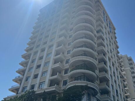 4 otaqlı mənzil, 186 m², 28 May: 428 000 ₼ 3