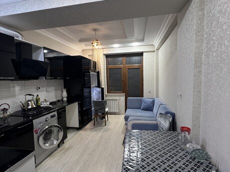 Kirayə 3 otaqlı mənzil, 127 m², İnşaatçılar: 800 ₼/ay 2
