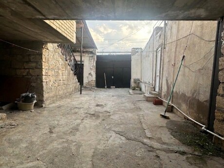 5 otaqlı həyət evi, 200 m², Azadlıq Prospekti: 160 000 ₼ 2