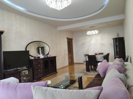 Elan №6422505 - Bakı, Memar Əcəmi m., 4 otaqlı, 175 m², 7/18 mərtəbə