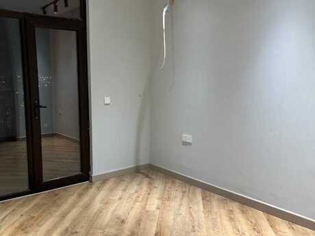 2 rooms · 61 m² · floor 5/15, West Town