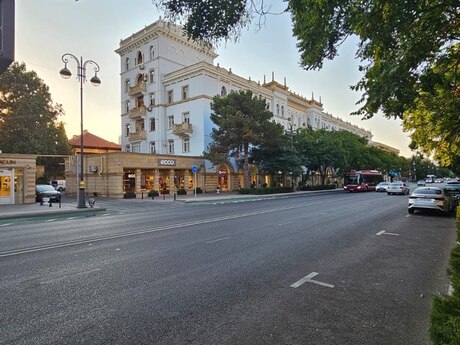 4 otaq · 90 m² · 4/5 mərtəbə, Elmlər Akademiyası