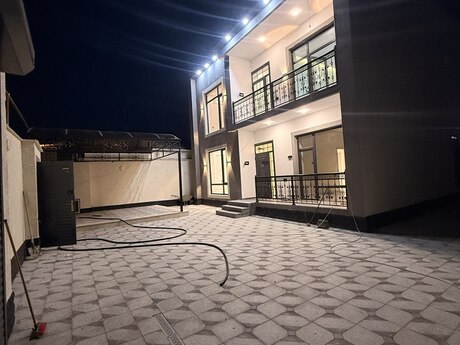 5 otaqlı həyət evi, 200 m², Binə: 210 000 ₼ 2