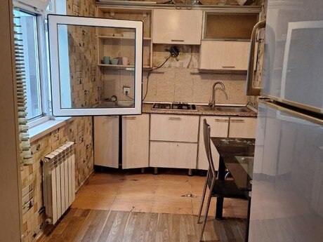 3 rooms · 80 m² · floor 1/2, 8 Noyabr