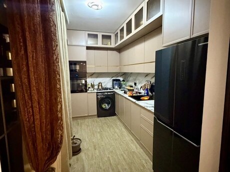 3 otaqlı mənzil, 95 m², İnşaatçılar: 230 000 ₼ 2