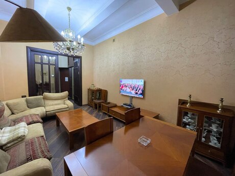 Аренда: 2-комнатная квартира, 90 м², Sahil: 1 500 ₼/мес 2