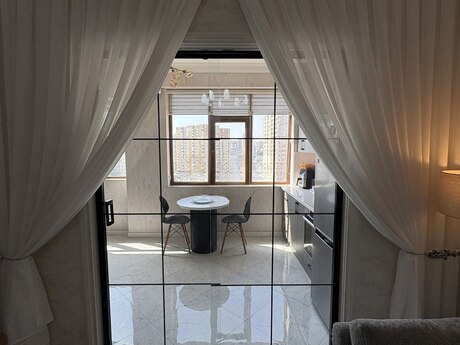 Elan №6423083 - Bakı, İnşaatçılar m., 3 otaqlı, 93 m², 13/24 mərtəbə