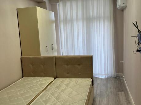 4-room apartment for rent, 130 m², 28 May: 1 400 ₼/mo 2