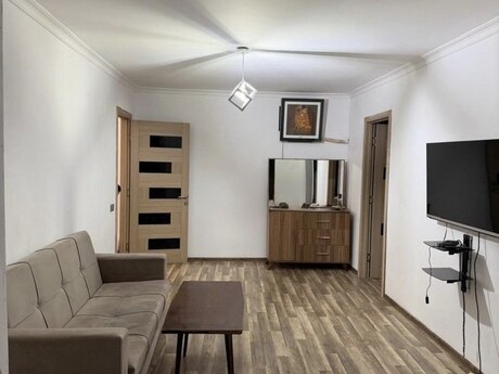Elan №6423154 - Bakı, Nəriman Nərimanov m., 2 otaqlı, 60 m², 1/5 mərtəbə