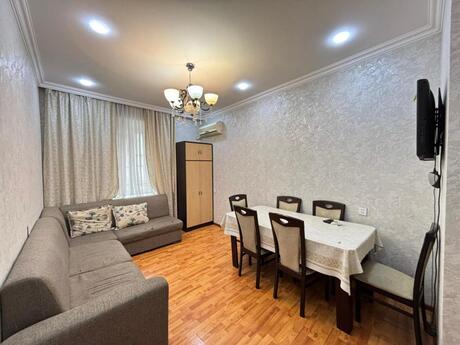 Elan №6423220 - Bakı, Sahil m., 2 otaqlı, 40 m², 2/3 mərtəbə