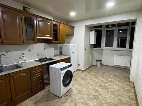 Kirayə 3 otaqlı mənzil, 150 m², İnşaatçılar: 800 ₼/ay 4