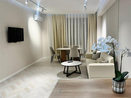 2-room apartment for rent, 83 m², 28 May: 1 600 ₼/mo 2