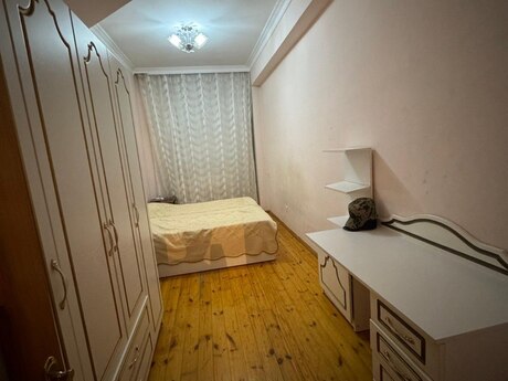 Kirayə 3 otaqlı mənzil, 130 m², İnşaatçılar: 649 ₼/ay 2