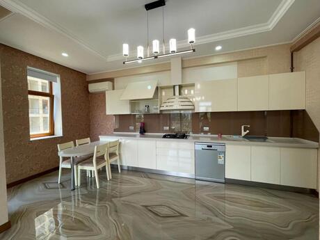 Kirayə 2 otaqlı mənzil, 95 m², 28 May: 1 600 ₼/ay 5