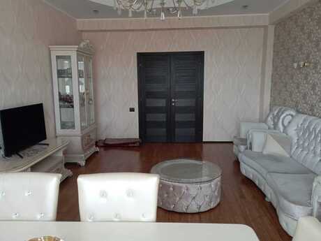 Elan №6423471 - Bakı, Elmlər Akademiyası m., 3 otaqlı, 150 m², 12/16 mərtəbə
