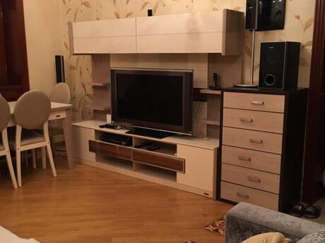 Elan №6423490 - Bakı, Nəriman Nərimanov m., 3 otaqlı, 70 m², 2/5 mərtəbə