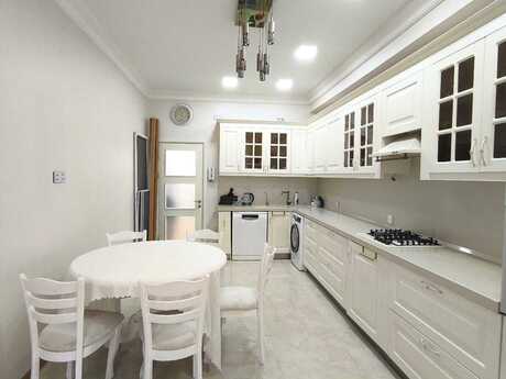 Elan №6423517 - Bakı, Şah İsmayıl Xətai m., 4 otaqlı, 130 m², 12/15 mərtəbə