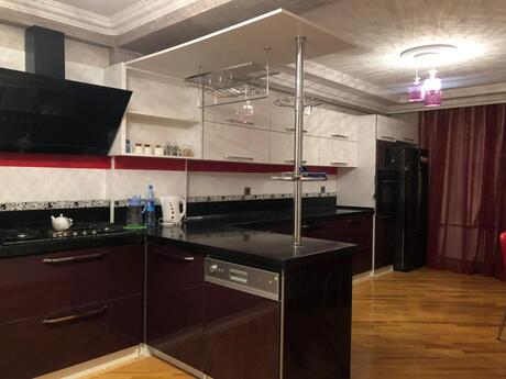 Kirayə 3 otaqlı mənzil, 160 m², Nəriman Nərimanov: 999 ₼/ay 3
