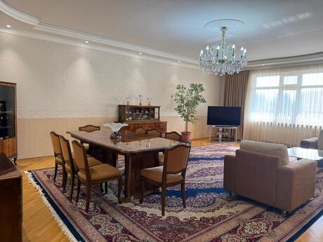 Elan №6423640 - Bakı, Nizami m., 4 otaqlı, 200 m², 18/19 mərtəbə