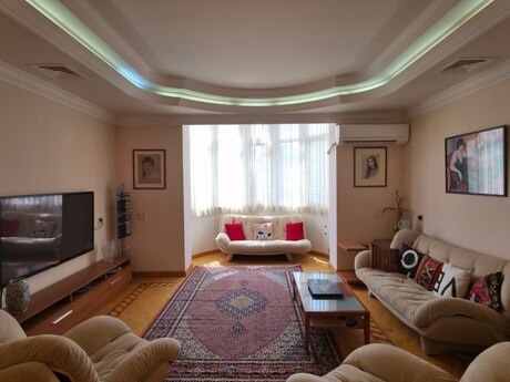 5 otaqlı mənzil, 220 m², Elmlər Akademiyası: 369 000 ₼ 2