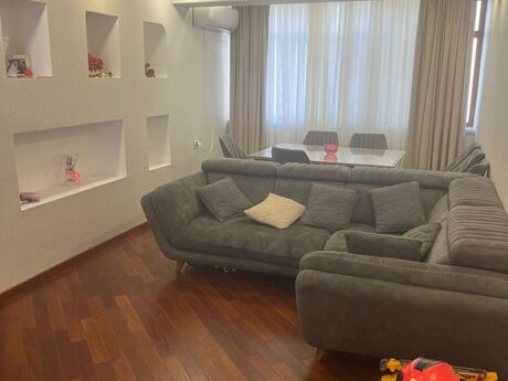 Elan №6423661 - Bakı, 28 May m., 3 otaqlı, 100 m², 11/12 mərtəbə