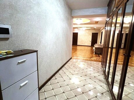 4 otaqlı mənzil, 230 m², Nəsimi: 660 000 ₼ 3