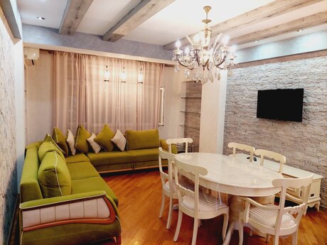 2 otaq · 71 m² · 15/18 mərtəbə, Qara Qarayev
