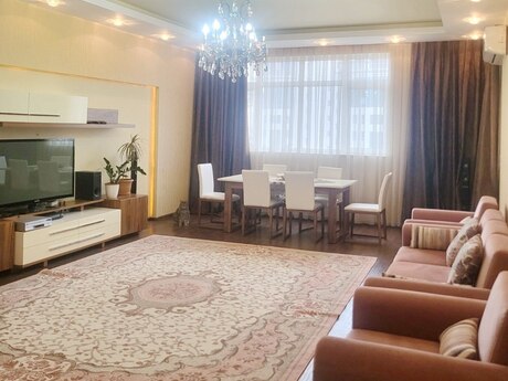 Kirayə 4 otaqlı mənzil, 178 m², Nizami: 1 650 ₼/ay 2