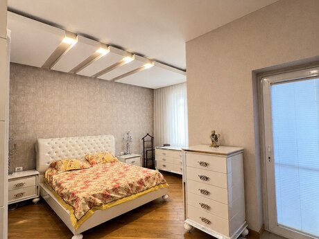 3-комнатная квартира, 176 м², 8 Noyabr: 399 000 ₼ 4