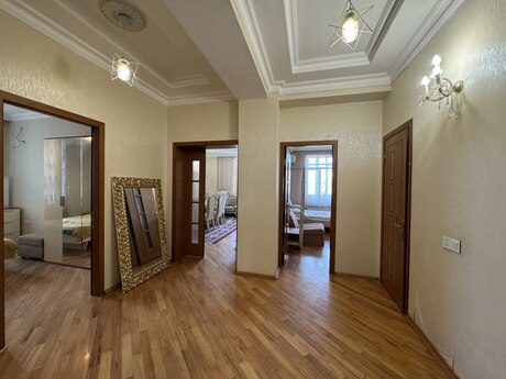 Kirayə 3 otaqlı mənzil, 100 m², İnşaatçılar: 1 000 ₼/ay 3