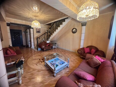 Elan №6424095 - Bakı, Nəsimi r., 7 otaqlı, 370 m², 13/16 mərtəbə