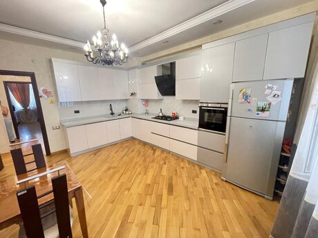 Kirayə 3 otaqlı mənzil, 140 m², Şah İsmayıl Xətai: 1 200 ₼/ay 2