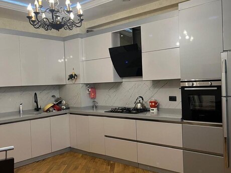 Kirayə 3 otaqlı mənzil, 140 m², Şah İsmayıl Xətai: 1 200 ₼/ay 4