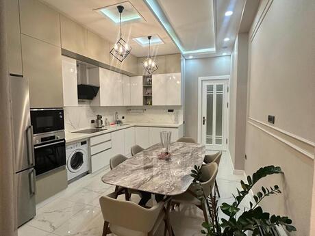 Kirayə 3 otaqlı mənzil, 160 m², 8 Noyabr: 2 200 ₼/ay 4