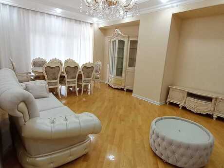 Elan №6424835 - Bakı, 8 Noyabr m., 3 otaqlı, 145 m², 10/27 mərtəbə