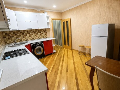 Kirayə 2 otaqlı mənzil, 90 m², İnşaatçılar: 750 ₼/ay 4