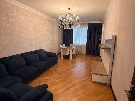2-room apartment for rent, 110 m², Bakıxanov: 800 ₼/mo 2