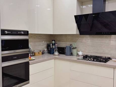 3 otaqlı mənzil, 116 m², 28 May: 385 000 ₼ 3
