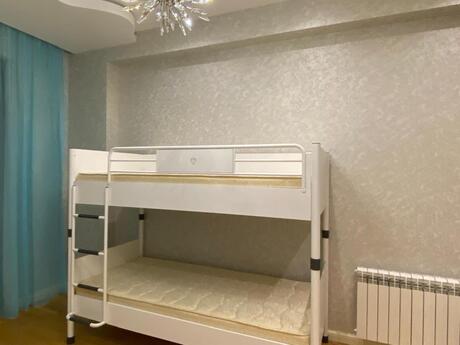 3-room apartment for rent, 172 m², Nizami: 2 500 ₼/mo 4