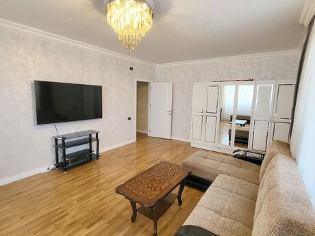 Kirayə 3 otaqlı mənzil, 90 m², İçəri Şəhər: 1 000 ₼/ay 3