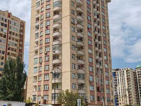 4 otaq · 205 m² · 14/17 mərtəbə, Elmlər Akademiyası