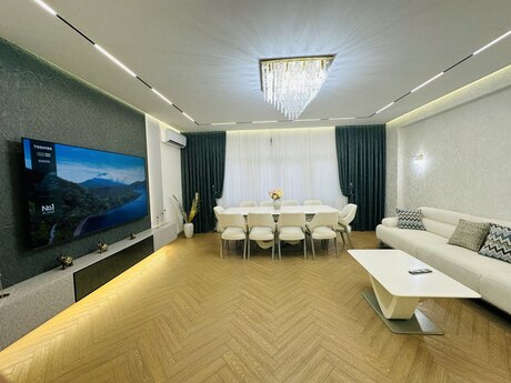 Elan №6425411 - Bakı, 28 May m., 4 otaqlı, 178 m², 8/15 mərtəbə
