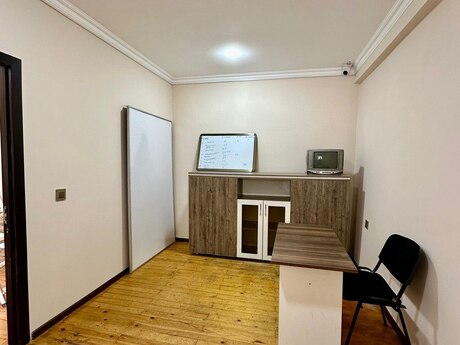 4-room apartment for rent, 150 m², İçəri Şəhər: 1 300 ₼/mo 3