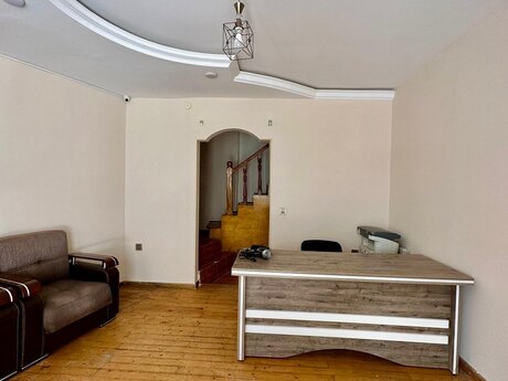 4 otaq · 150 m² · 2/2 mərtəbə, İçəri Şəhər