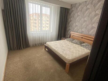 4-room apartment for rent, 190 m², Nizami: 1 499 ₼/mo 4