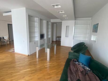 4-room apartment for rent, 190 m², Nizami: 1 499 ₼/mo 5