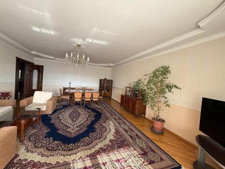 Elan №6425947 - Bakı, Nizami m., 4 otaqlı, 211 m², 18/19 mərtəbə